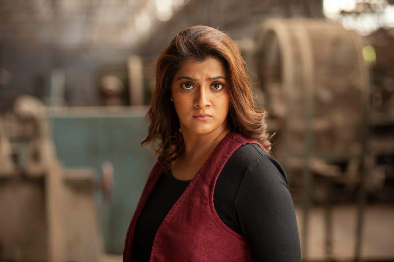 Varalakshmi Sarathkumar Chasing Releasing On December 31st | cinejosh.com