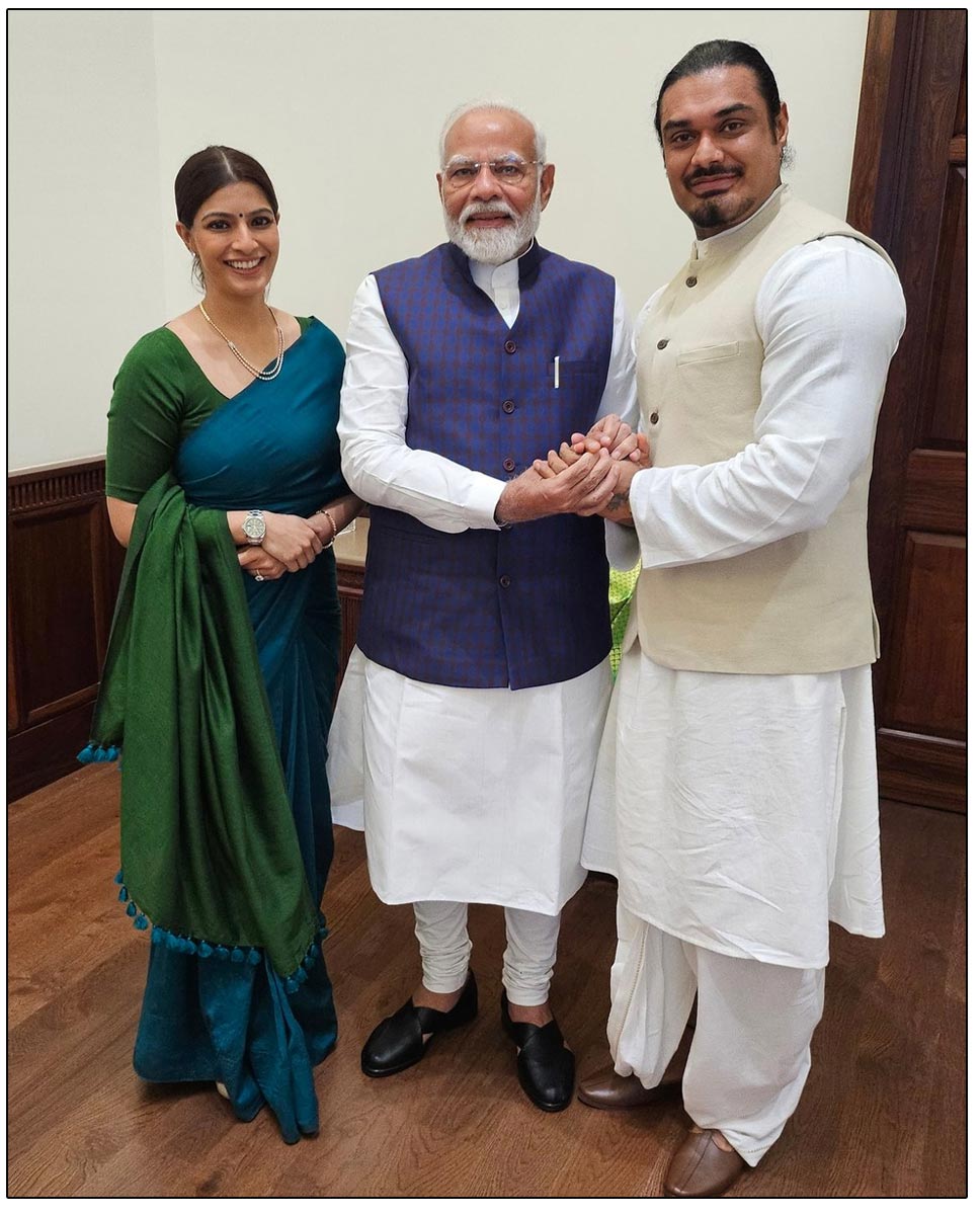 Varalaxmi Sarathkumar Extends Wedding Invitations to PM Modi