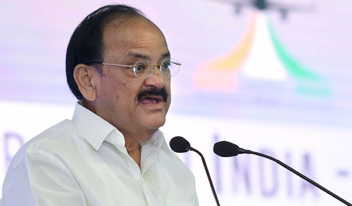 Venkaiah Naidu Not Praised Sye Raa