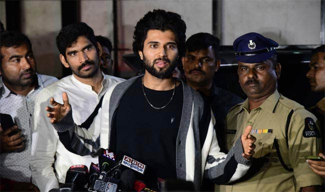 Vijay Deverakonda Questioned ED