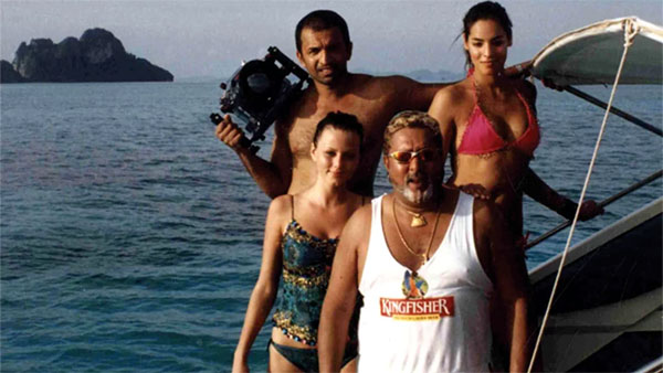 Vijay Mallya With Bikini Babes