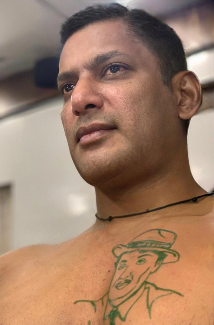 Vishal gets MGR tattoo