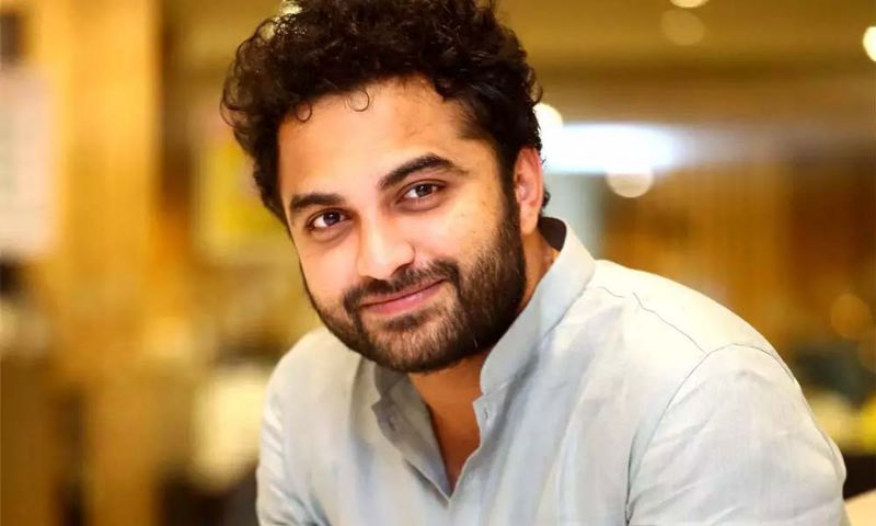 Vishwak Sen apologises to fans for the photo session chaos