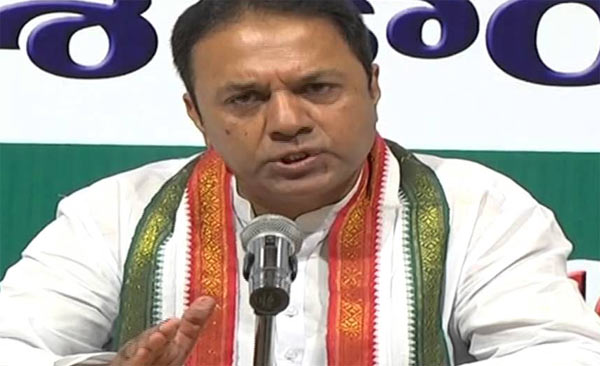 Will never quit Congress party, announces Suresh Reddy