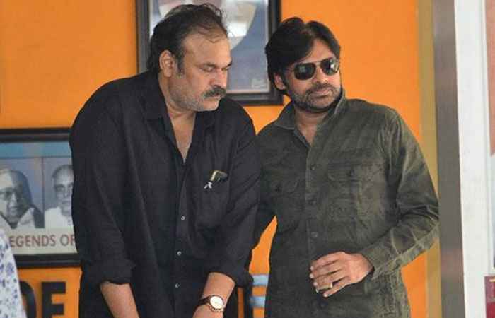 YS Jagan's Online Media Shocked with Pawan and Nagababu