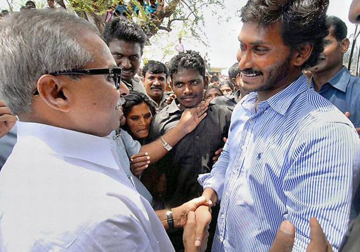 YS Vivekananda Reddy's Ghost Spirit Haunting Jagan?