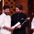 అల్లు అర్జున్ ని హగ్ చేసుకున్న రేవంత్ రెడ్డి 