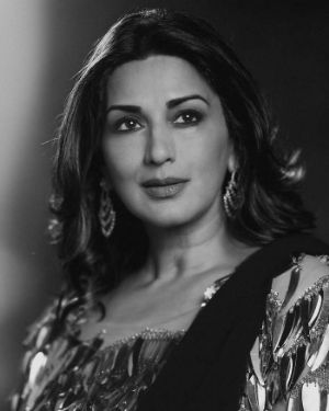 Sonali Bendre Beat Cancer With Love, Not War