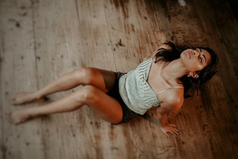 Amala Paul Stills - 1 / 4 photos