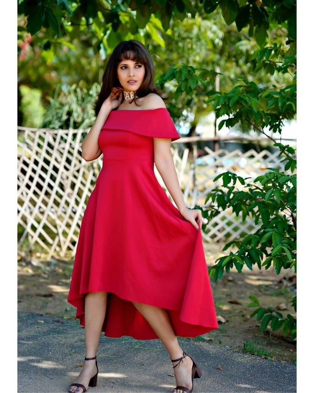 Anasuya Bharadwaj Latest Pics - 2 / 9 photos