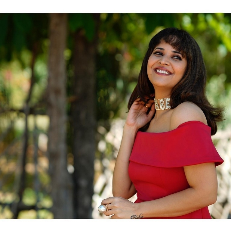 Anasuya Bharadwaj Latest Pics - 4 / 9 photos