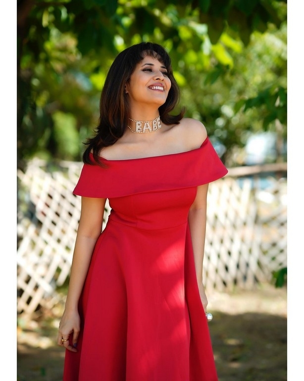 Anasuya Bharadwaj Latest Pics - 5 / 9 photos