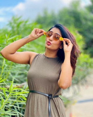 Eesha Rebba New Photos - 1 of 4