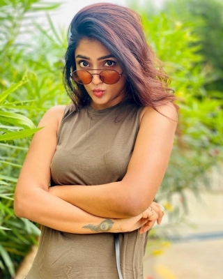 Eesha Rebba New Photos - 4 of 4