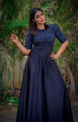 Poorna New Photos - 3 of 4
