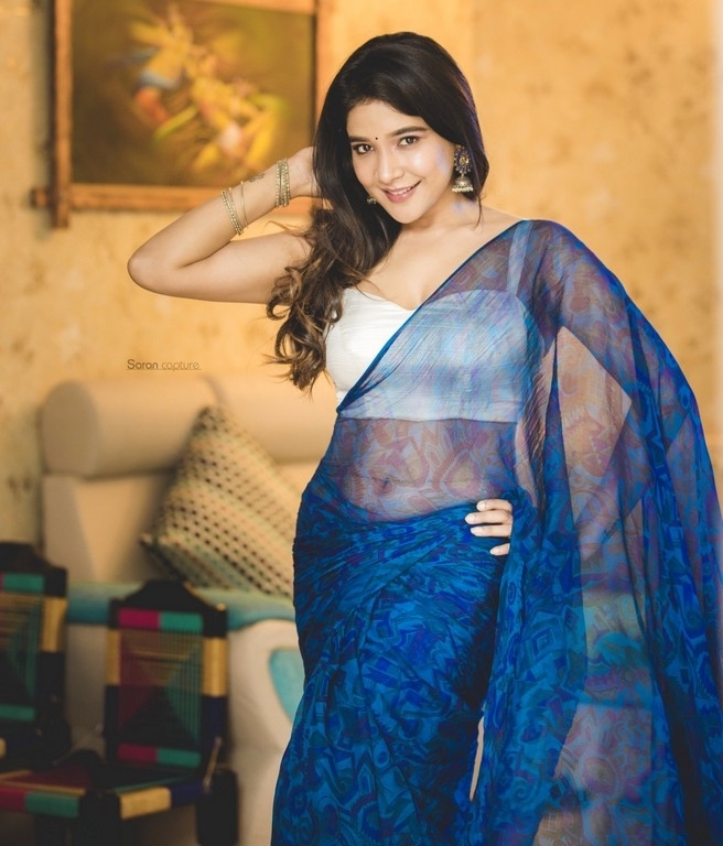 Sakshi Agarwal Stills - 4 / 5 photos