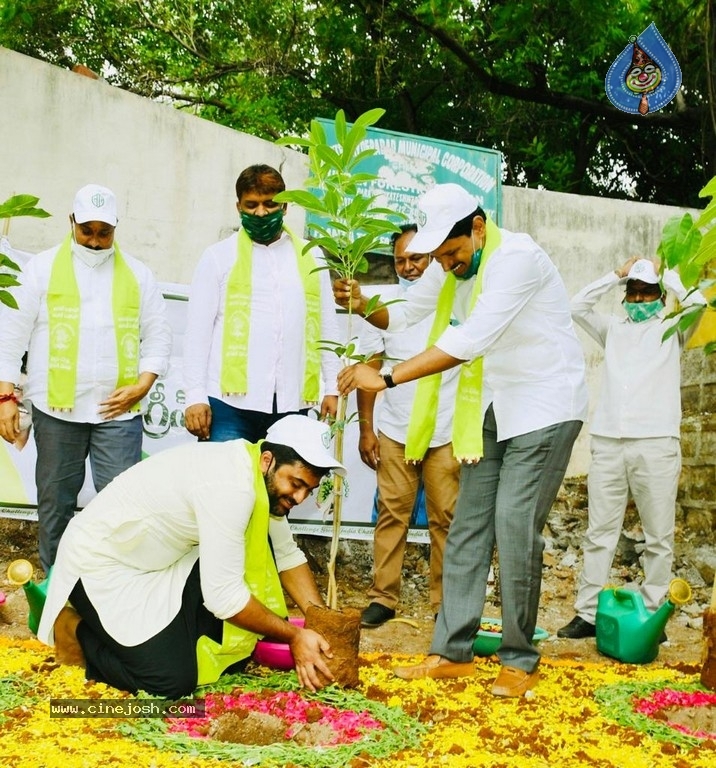 Sharwanand Green India Challenge Photos - 3 / 4 photos