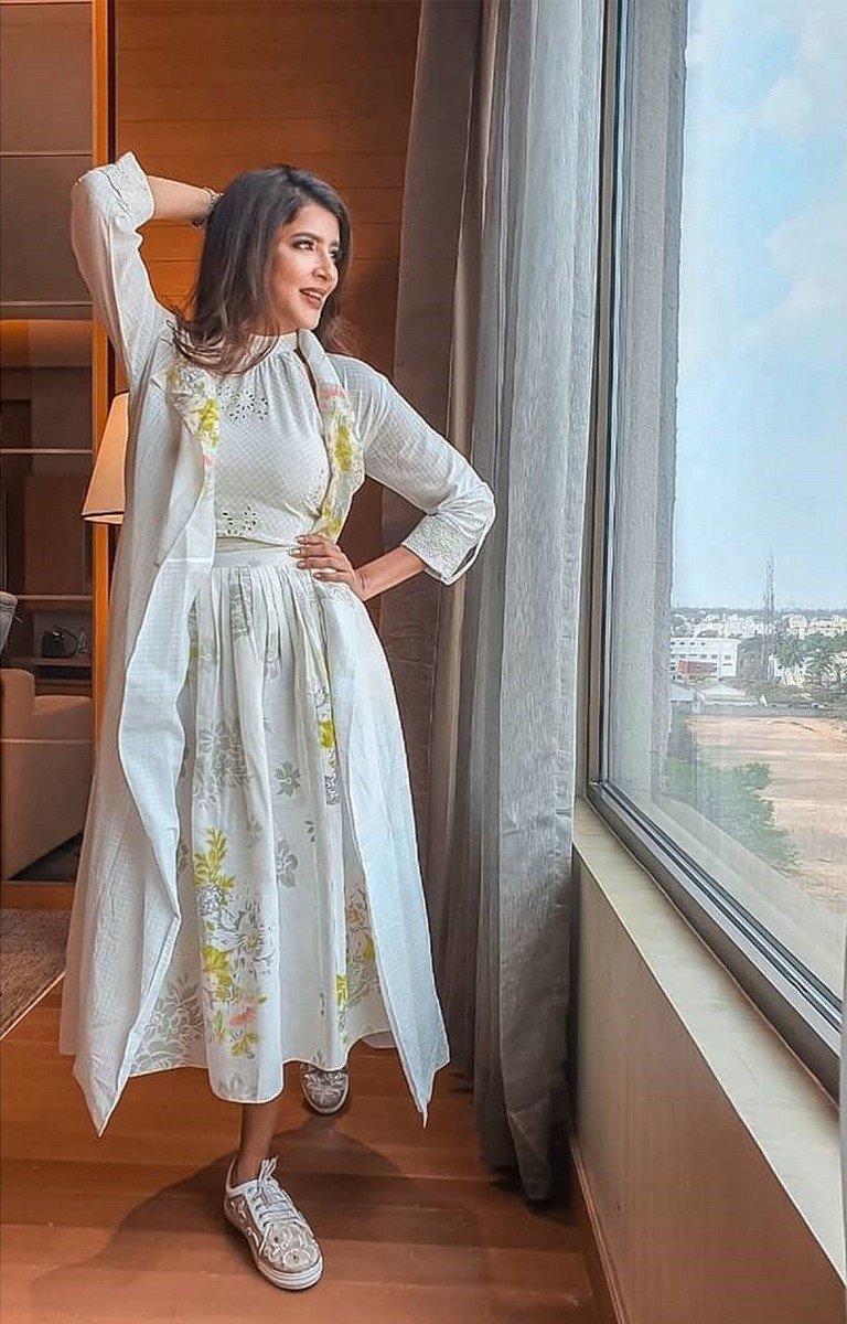 Lakshmi Manchu Photos - 2 / 5 photos