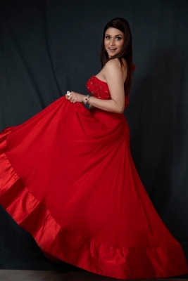 Mannara Chopra Photos - 1 of 4