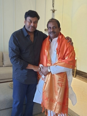 AP BJP President Somu Veerraju meets Megastar Chiranjeevi - 3 of 4