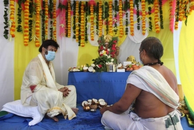 Balakrishna Performs Ganesh Pooja at Basavatarakam Hospital - 3 of 4