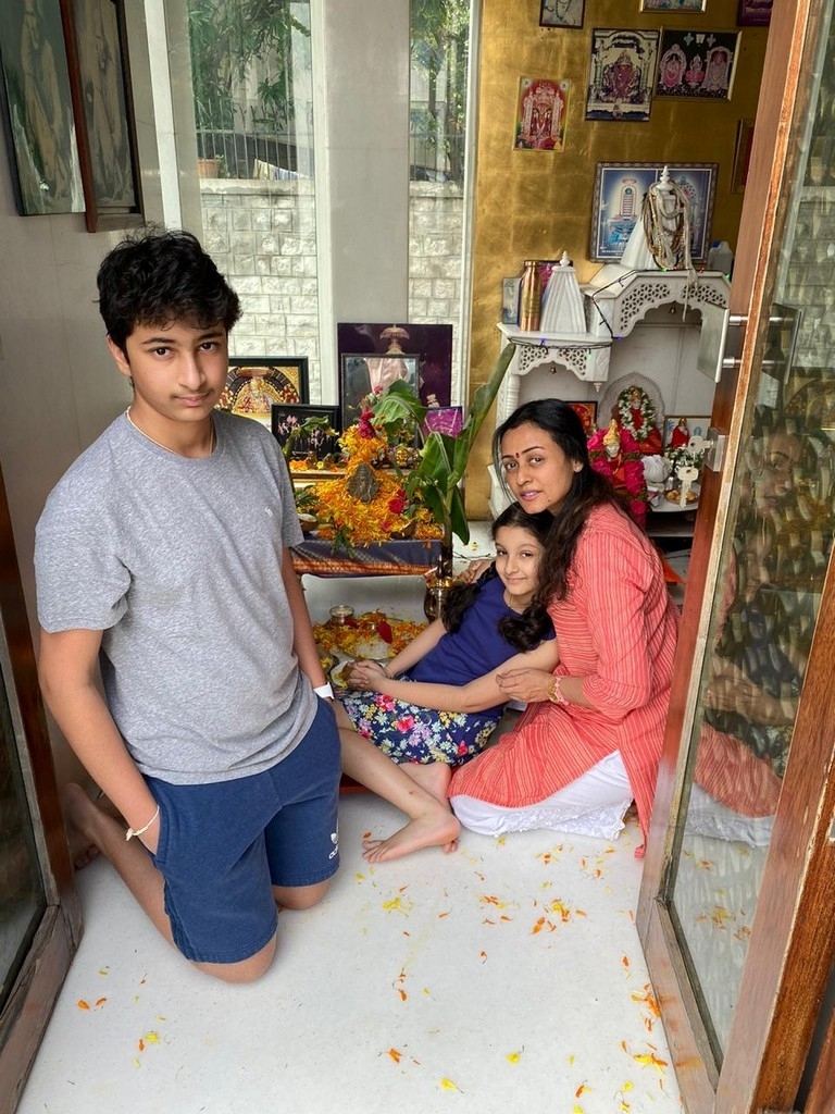 Celebrities Performs Ganesh Pooja - 4 / 16 photos