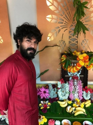 Celebrities Performs Ganesh Pooja - 3 of 16