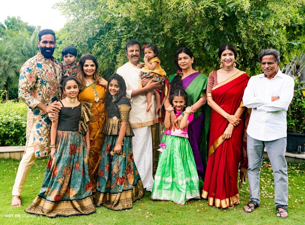 Mohan Babu Family Ganesh Chaturthi Celebrations - 2 / 5 photos