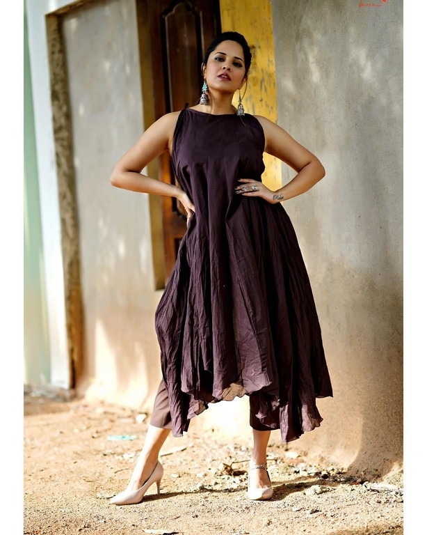 Anasuya Bharadwaj Gallery - 1 / 9 photos