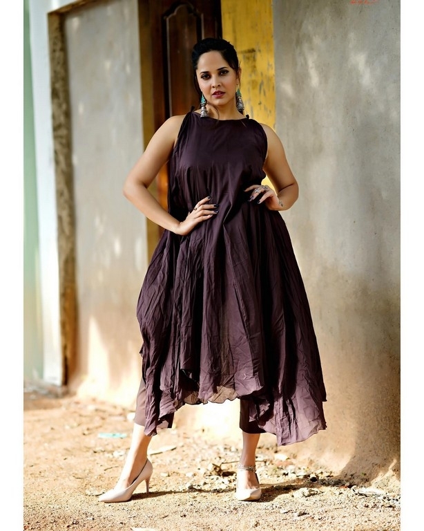 Anasuya Bharadwaj Gallery - 4 / 9 photos