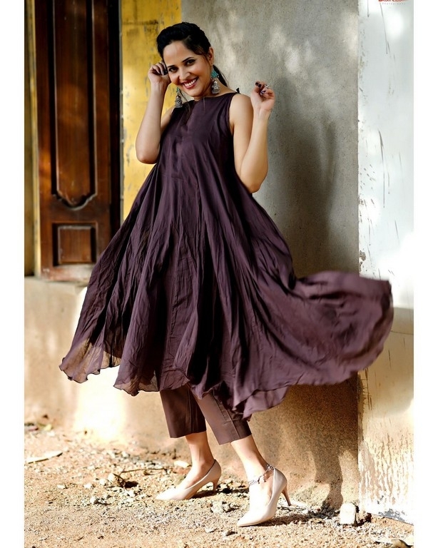 Anasuya Bharadwaj Gallery - 6 / 9 photos