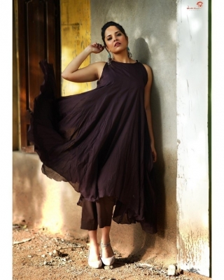 Anasuya Bharadwaj Gallery - 8 of 9