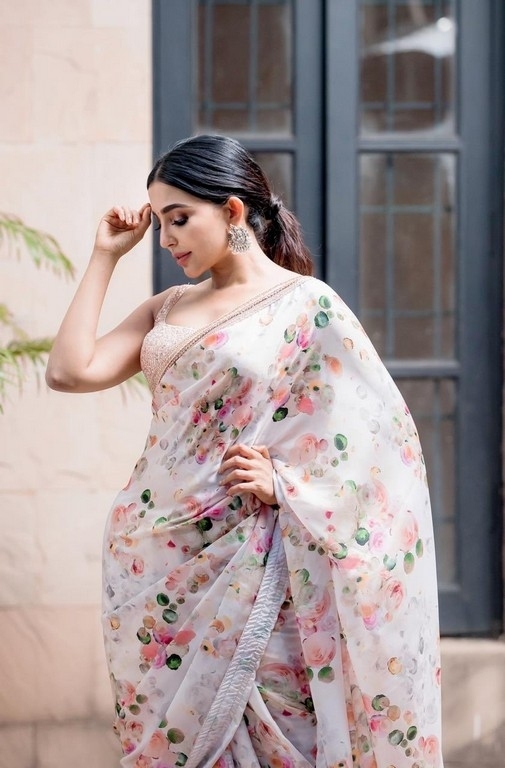 Parvati Nair Latest Photos - 6 / 8 photos