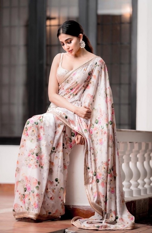 Parvati Nair Latest Photos - 8 / 8 photos