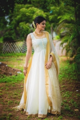 Priya Mani New Gallery - 3 of 8