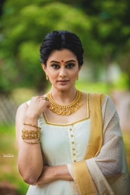 Priya Mani New Gallery - 5 of 8