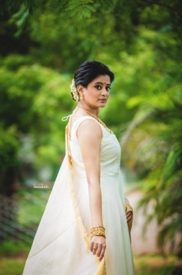Priya Mani New Gallery - 6 of 8