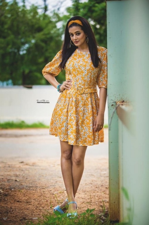 Priya Mani﻿ New Photos - 4 / 10 photos