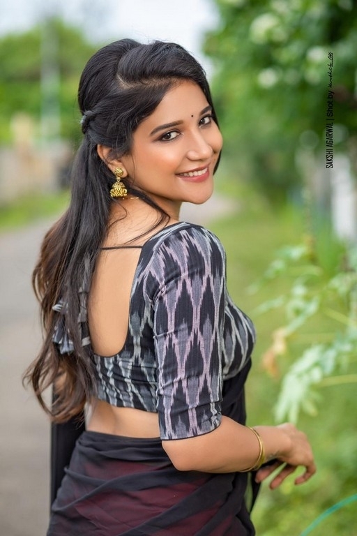 Sakshi Agarwal - 2 / 4 photos