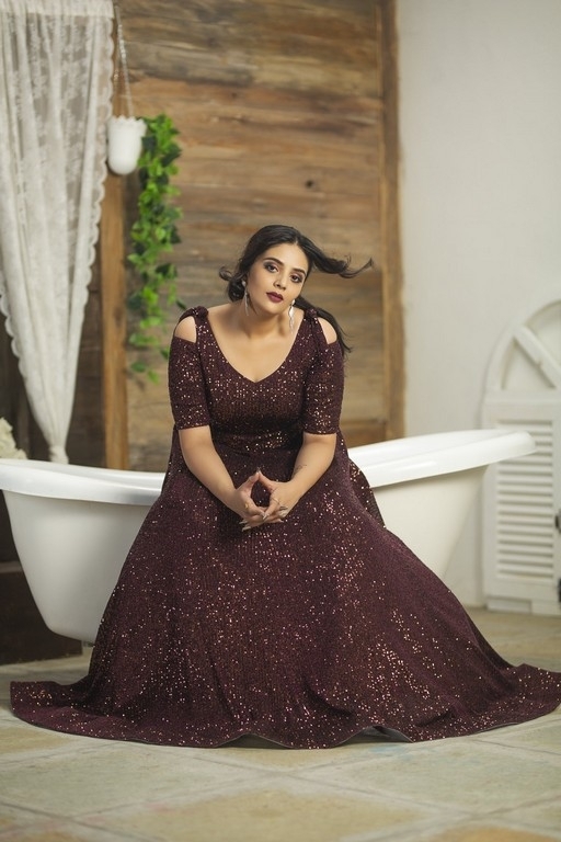 SreeMukhi Photos - 4 / 7 photos