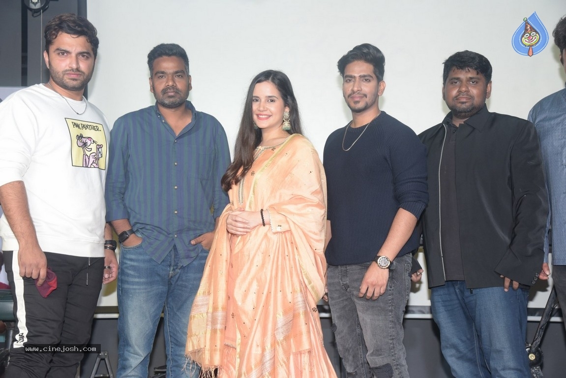 Amaram Akhilam Prema Music Launch - 5 / 32 photos