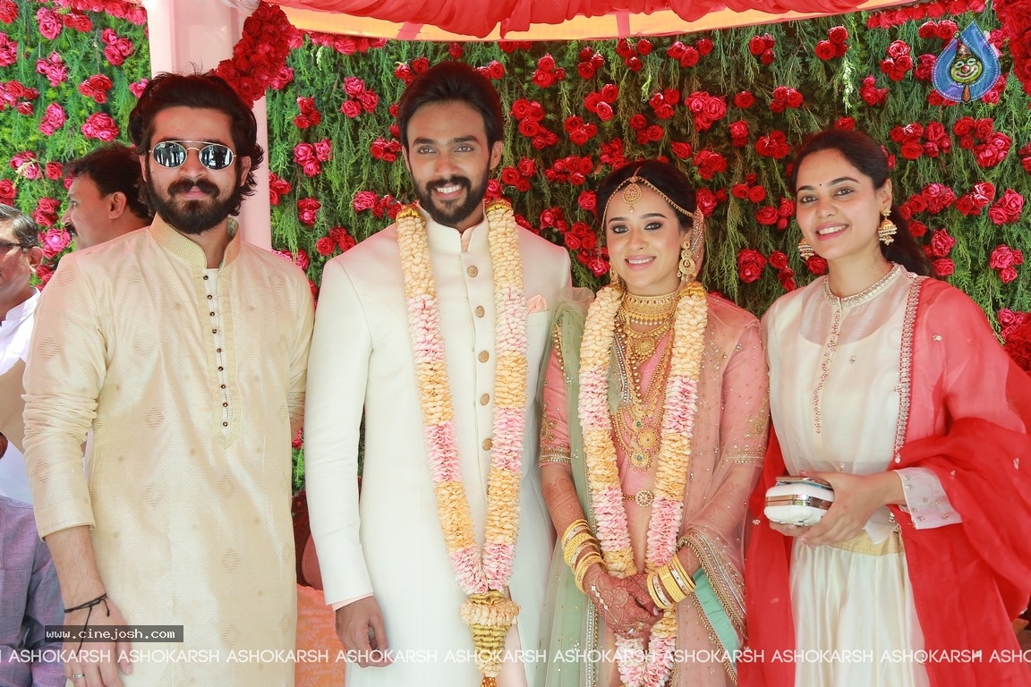 Arav - Raahei Wedding Reception - 3 / 22 photos