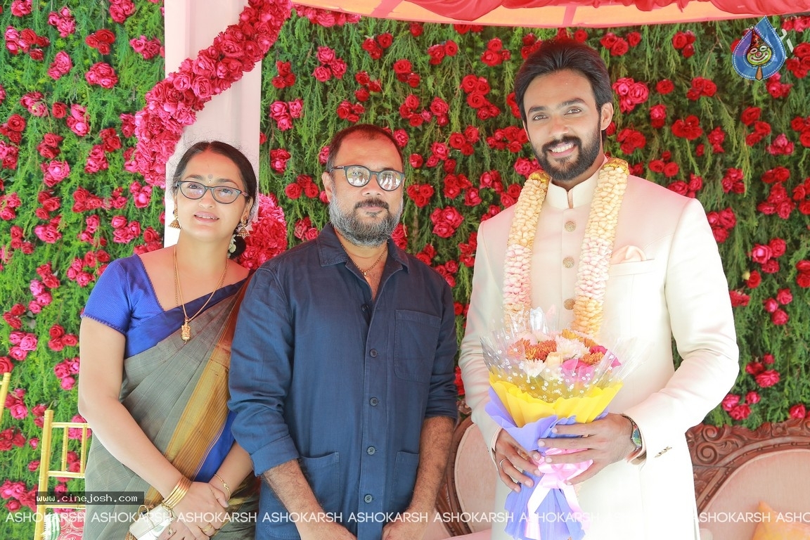 Arav - Raahei Wedding Reception - 4 / 22 photos