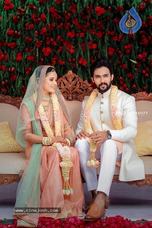 Arav - Raahei Wedding Reception - 14 / 22 photos