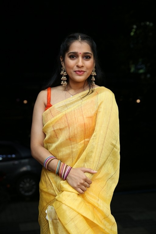 Rashmi Gautam at Lenin House First Anniversary - 12 / 16 photos