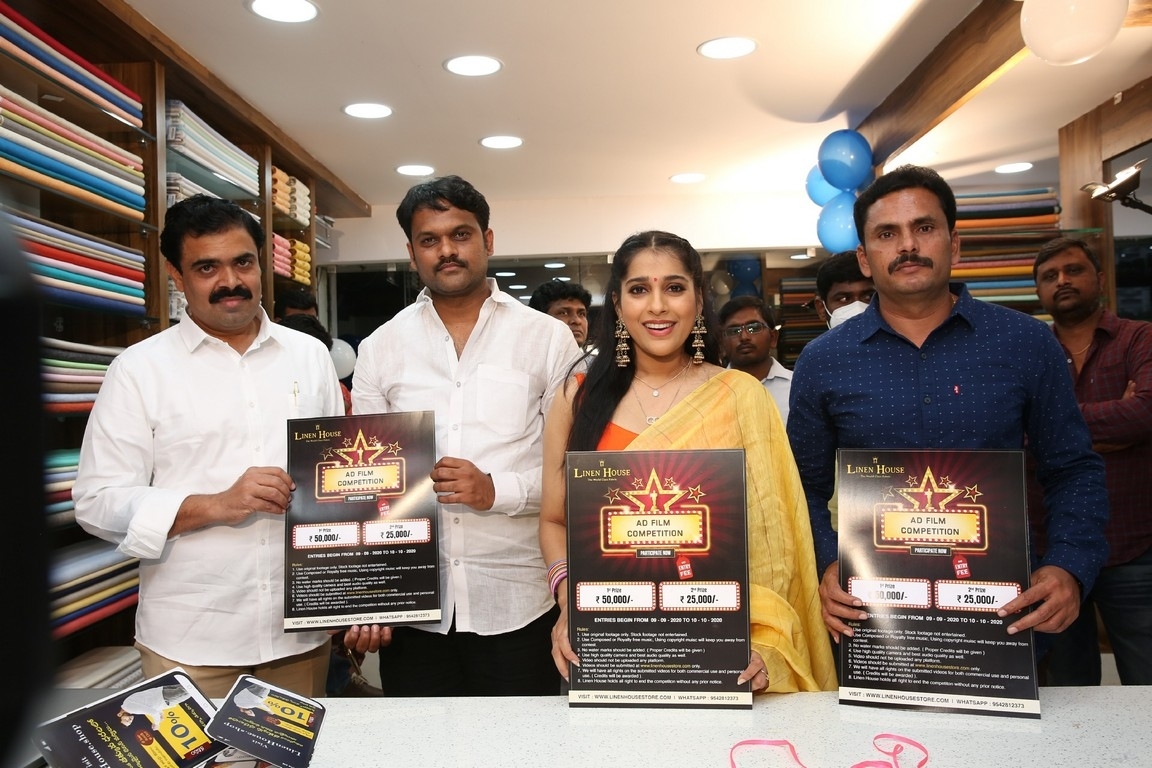 Rashmi Gautam at Lenin House First Anniversary - 15 / 16 photos