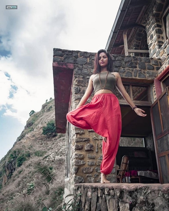 Amala Paul Photos - 2 / 3 photos