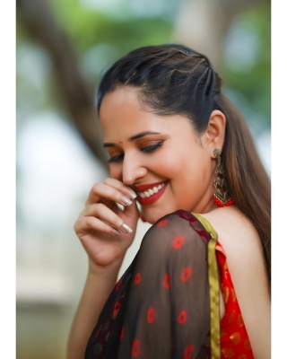 Anasuya Bharadwaj Photos - 2 of 8