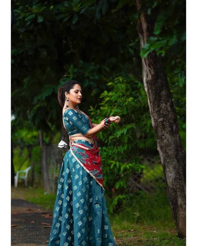 Anasuya Bharadwaj Photos - 10 / 13 photos