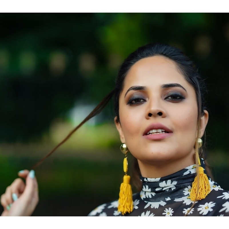 Anasuya Bharadwaj Photos - 10 / 13 photos